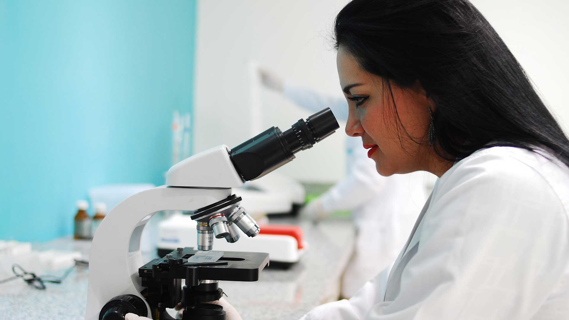 Scientifique en laboratoire